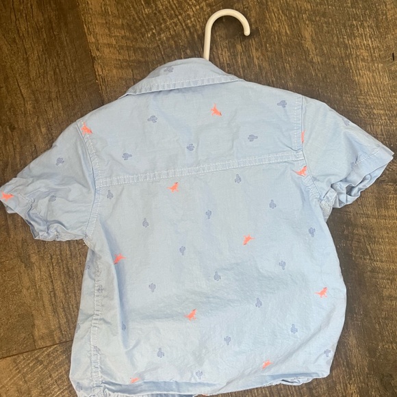 Boys 2T Short Sleeve Button Ups - Lot of 3 - Picture 4 of 7